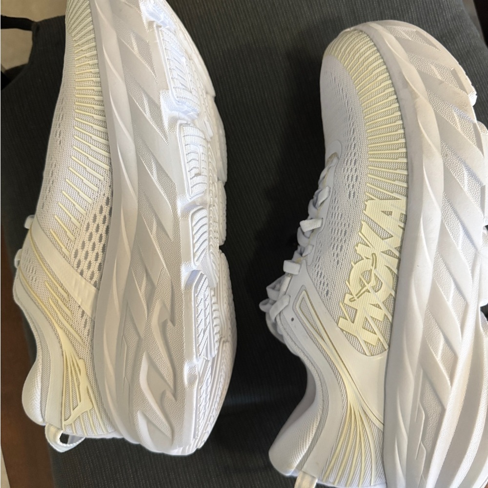 Hoka Bondi 7 White and Cream Sneakers - Picture 2 of 4